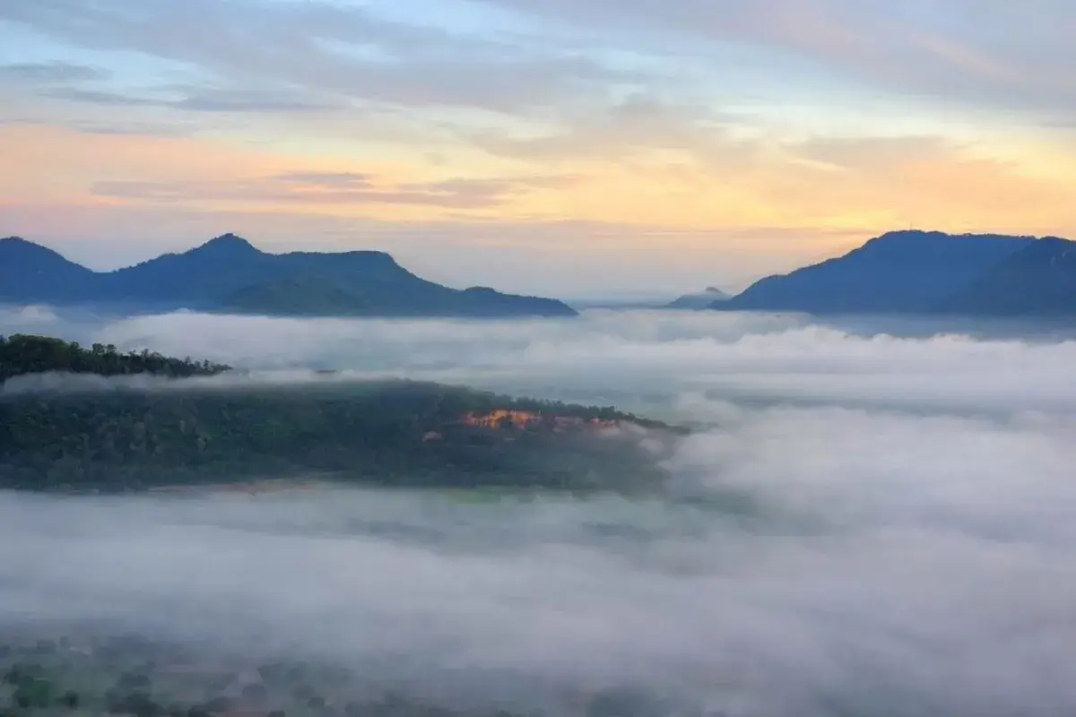 Hành trình đến Núi Cô Tô hết sức đơn giản, thuận tiện