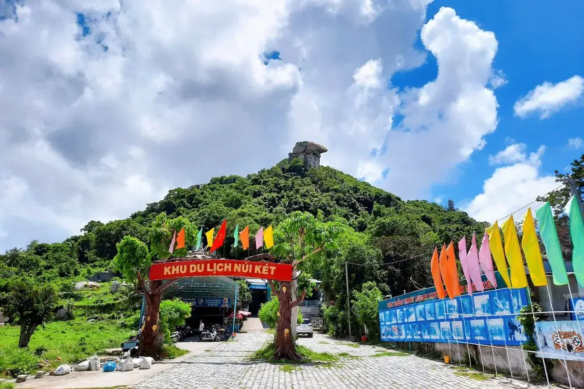 Săn mây tại Núi Két, tạo nên khung cảnh mộng mơ không thể bỏ lỡ!