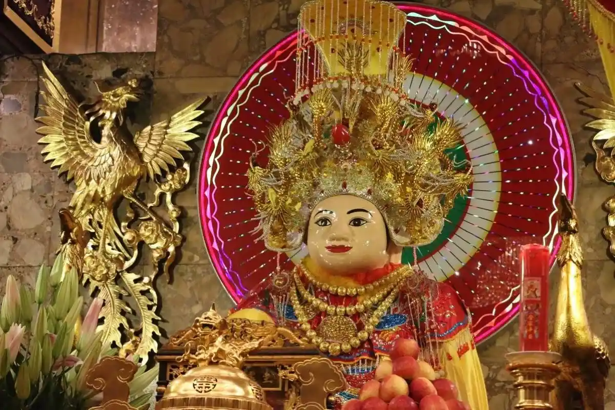 Bài văn khấn Bà Chúa Xứ Châu Đốc cầu con cái, mong gia đạo hòa thuận, đường con cái suôn sẻ