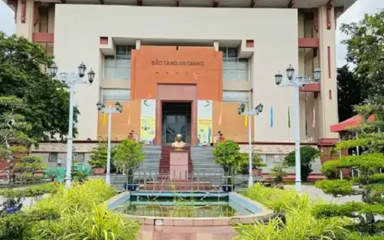Tham quan bảo tàng An Giang: Lưu trữ văn hóa địa phương