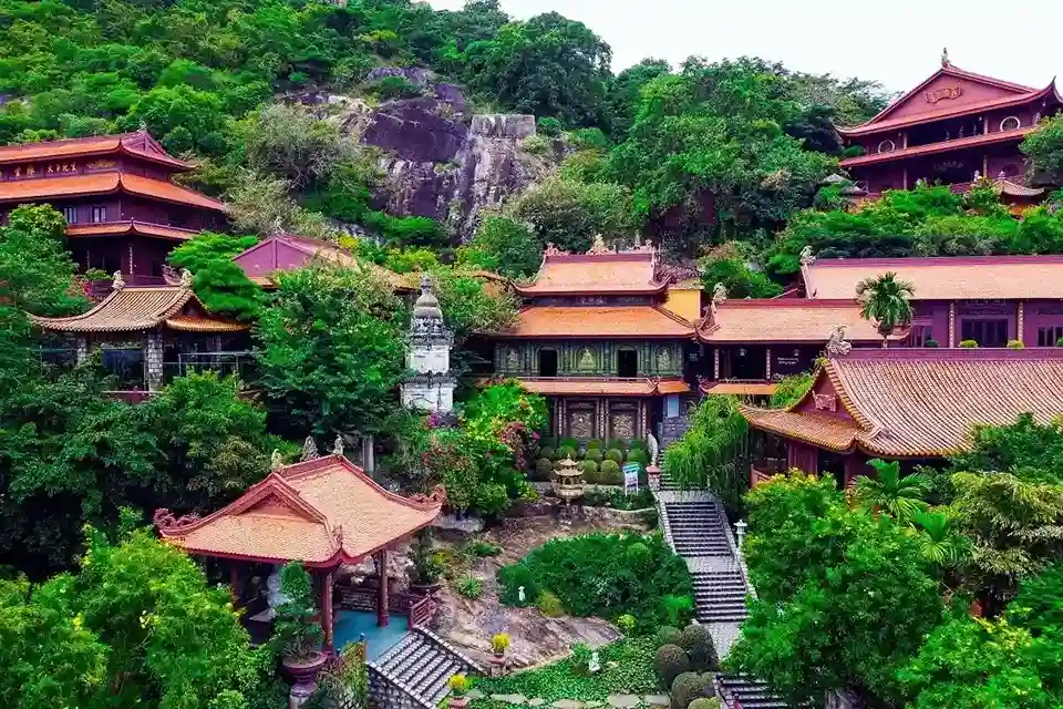 Chùa Hang Châu Đốc An Giang – địa danh tâm linh ẩn mình trên núi Sam hùng vĩ