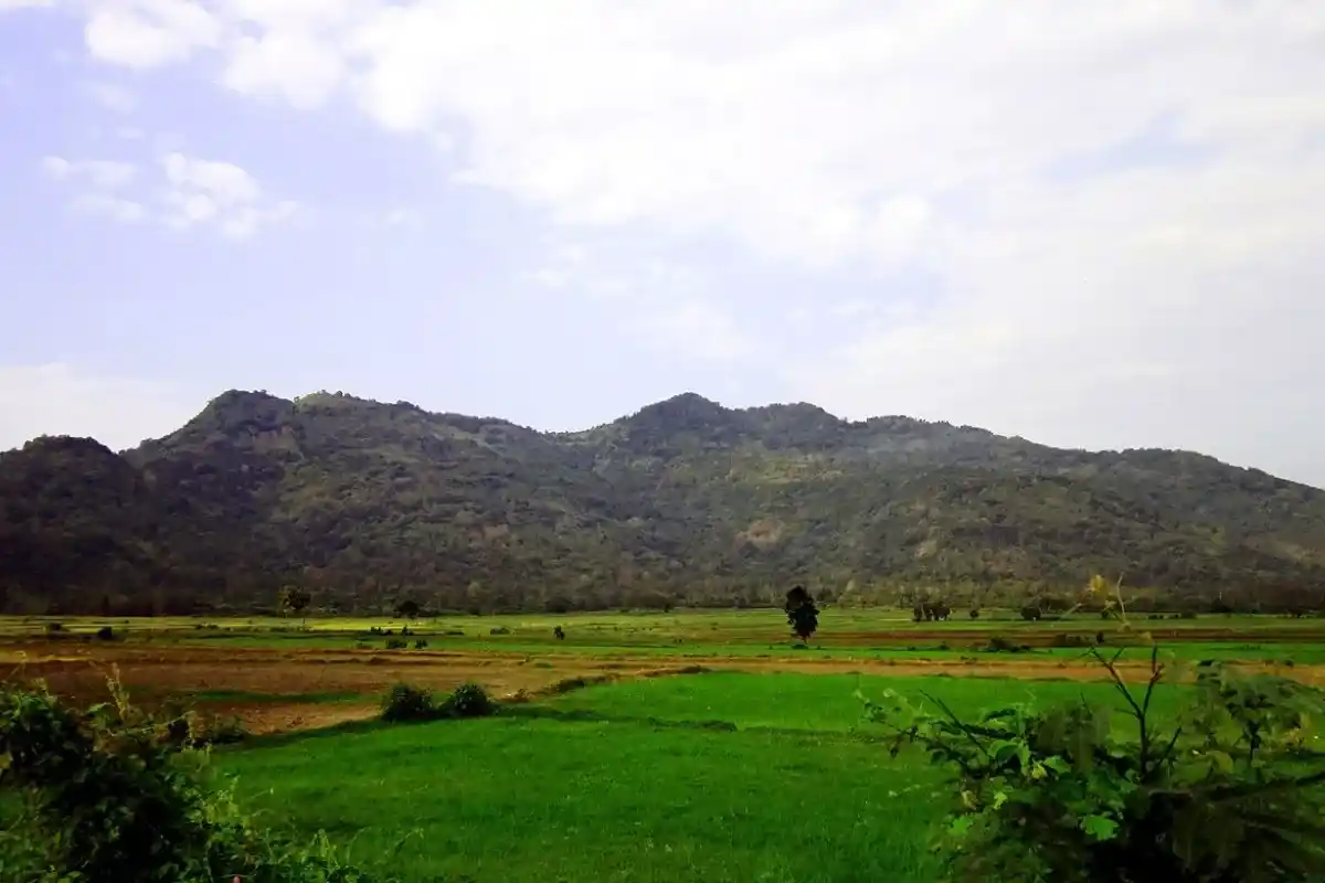 Ngọa Long Sơn huyền thoại - khám phá núi Dài An Giang, nơi lưu giữ những câu chuyện tâm linh sâu sắc