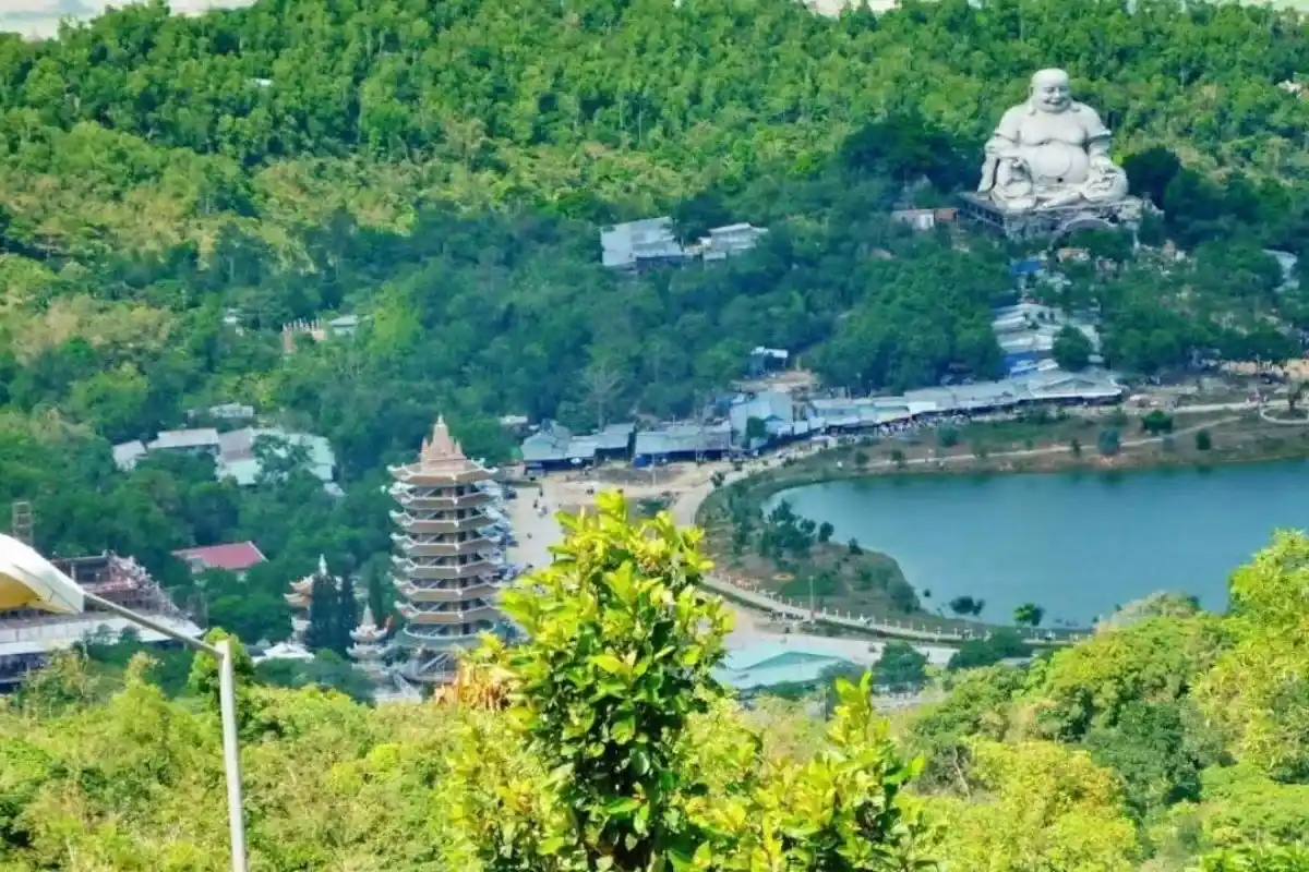 Từ Chùa Bánh Xèo An Giang, khám phá Bảy Núi – thiên nhiên hùng vĩ Thất Sơn