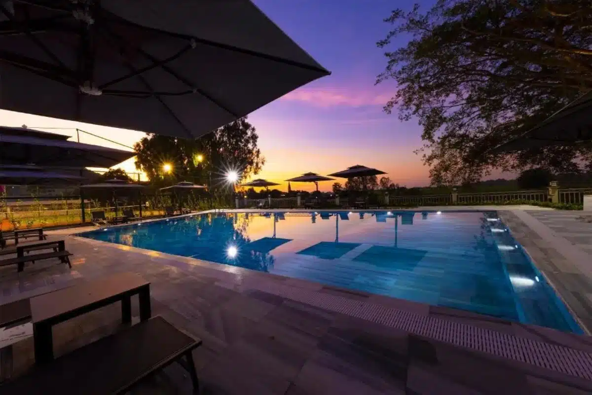 Khu nghỉ dưỡng tiện nghi