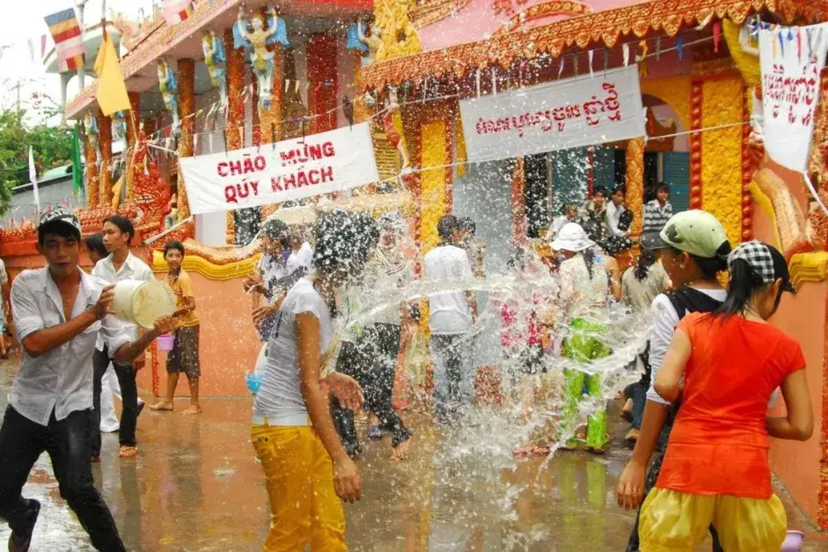 Trò chơi trong lễ hội chol chnam thmay Khmer