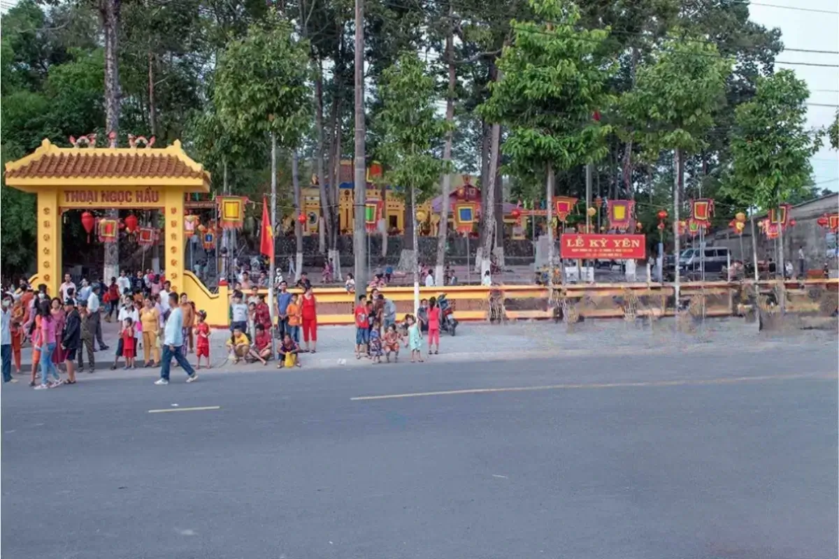 Tại lễ hội diễn ra rất nhiều các hoạt động văn hóa