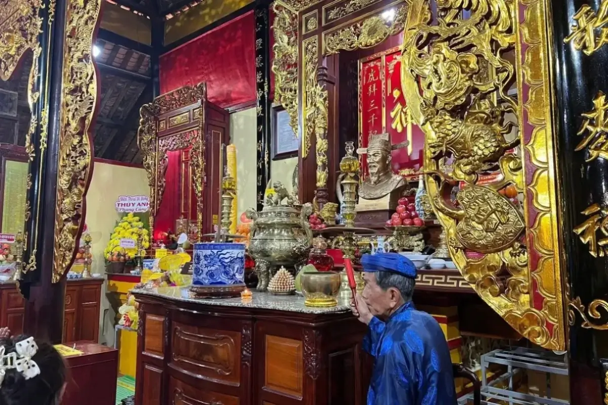 Đến với lễ hội bạn cần chuẩn bị trang phục lịch sự