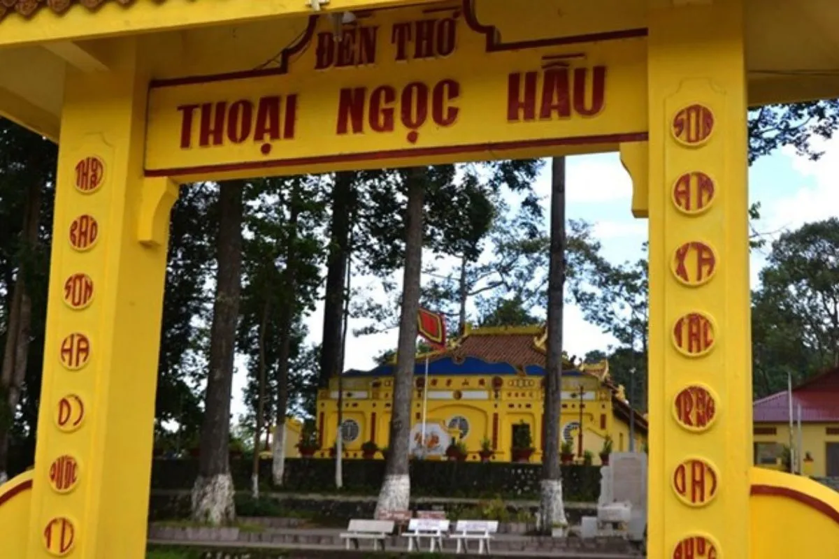 Đình thần Thoại Ngọc Hầu là một trong những địa danh nổi tiếng ở An Giang