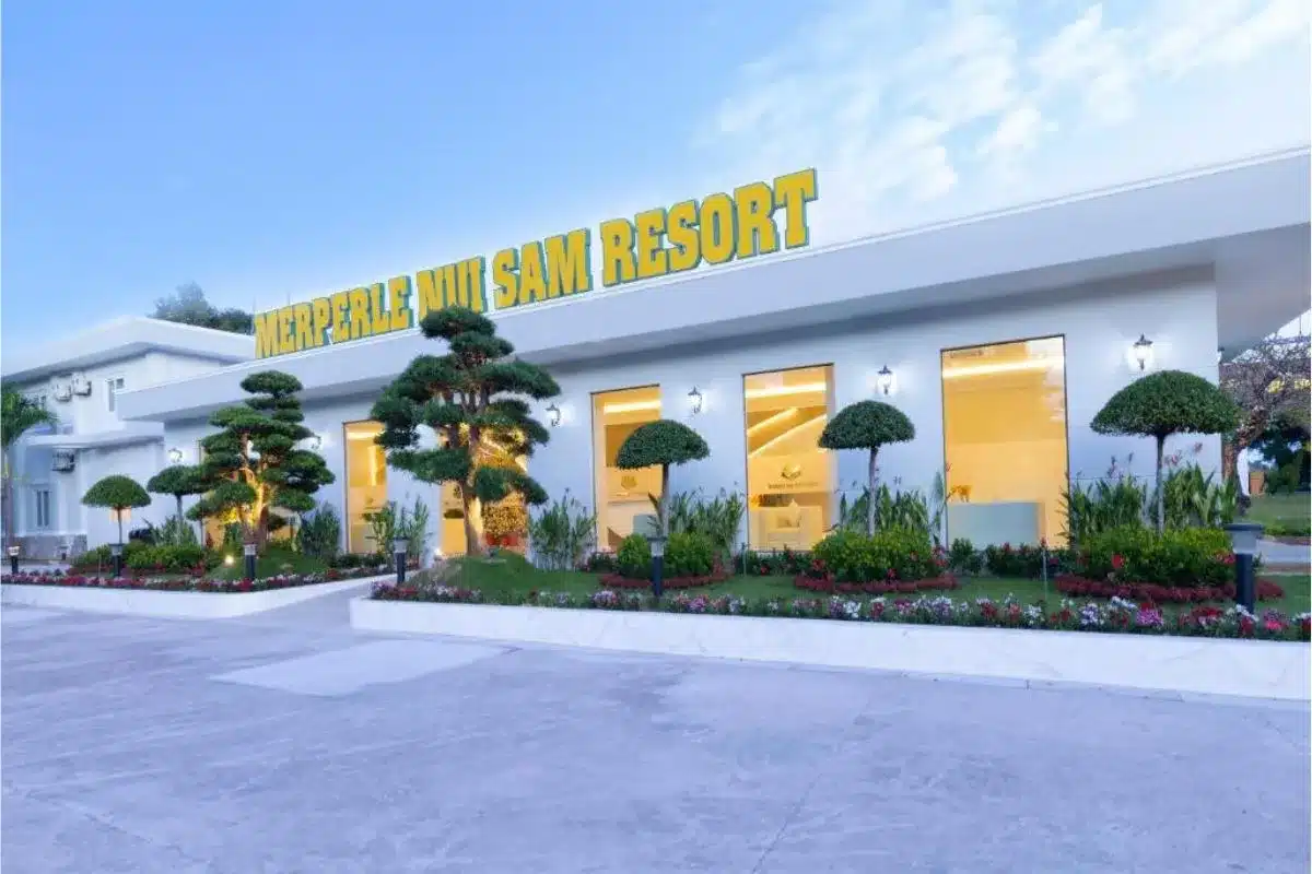 Du khách có thể lựa chọn lưu trú tại MerPerle Nui Sam