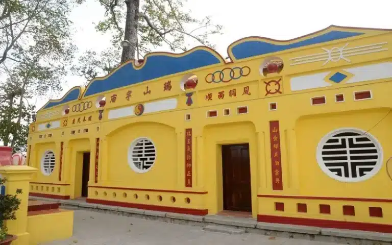 Đền thờ Thoại Ngọc Hầu một điểm đến tâm linh nổi tiếng